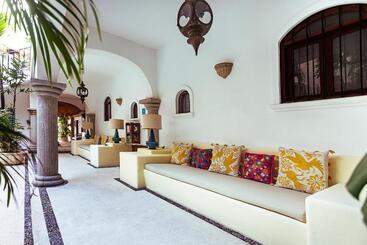 Fabiola Condo
