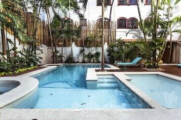 Fabiola Condo