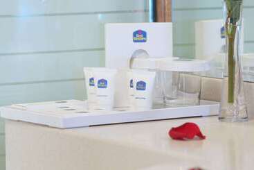 هتل Best Western Plus Salmiya