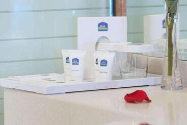 هتل Best Western Plus Salmiya