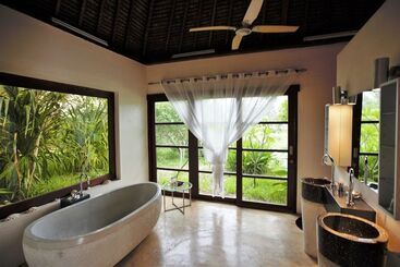 هتل Chuiba Bay Lodge