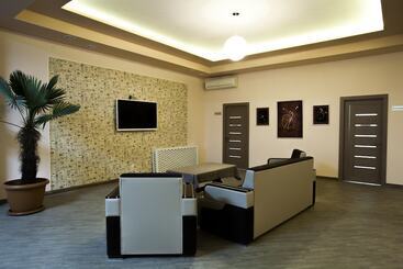 هتل Holiday Hostel