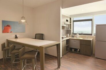 هتل Hyatt House Shenzhen Airport