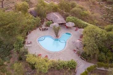 هتل Kibo Safari Camp