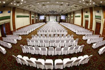 Lee Gardens Plaza Hotel Sha Plus