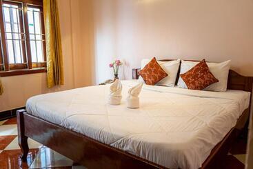 هتل Nawin Palace Guesthouse