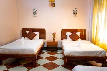 هتل Nawin Palace Guesthouse