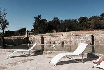 هتل Quinta Dos Carvalhos