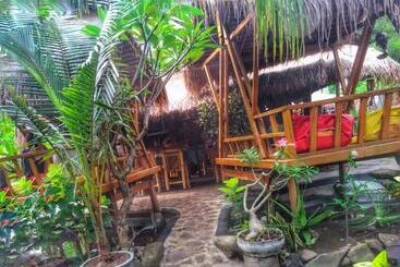 هتل Sejuk Cottages