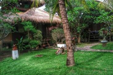 هتل Sejuk Cottages
