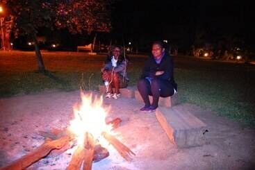 هتل Weru Weru River Lodge
