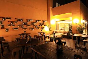 هتل Yellow Bee Tangerang