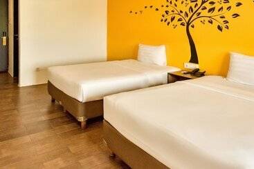 هتل Yellow Bee Tangerang