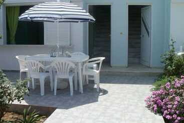 Seashell Apartments