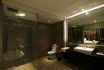The Shore Hotel & Residences