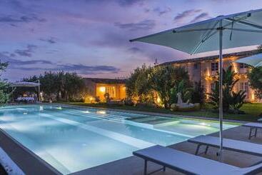 Zahir Country House