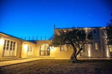 Zahir Country House