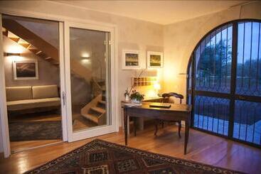 Zahir Country House