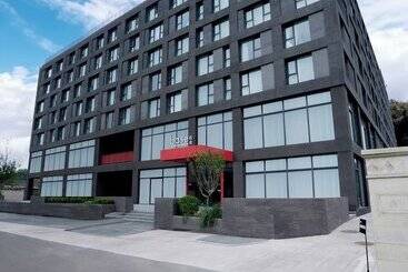 Base Beijing Wangfujing Serviced Apartment