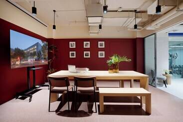 Base Beijing Wangfujing Serviced Apartment