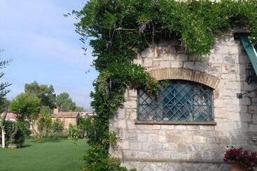 تختخواب و صبحانه Agriturismo Podere Novo