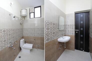 هتل O Greenview Inn Near Munshi Pulia Metro Station