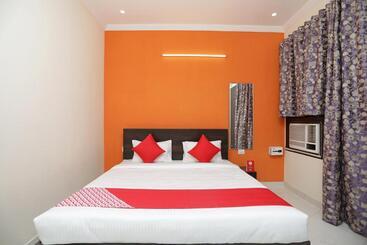 هتل O Greenview Inn Near Munshi Pulia Metro Station