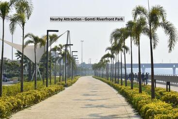 هتل O Greenview Inn Near Munshi Pulia Metro Station