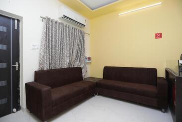 هتل O Greenview Inn Near Munshi Pulia Metro Station