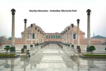 هتل O Greenview Inn Near Munshi Pulia Metro Station