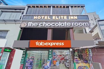 בית מלון כפרי Fabexpress Elite Inn