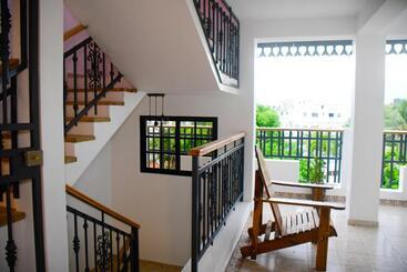 هتل Hostal Marina Samana