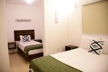 هتل Hostal Marina Samana