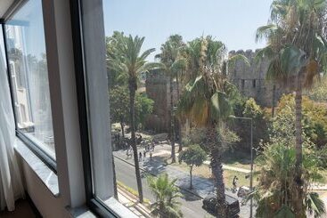 هتل Just Inn City