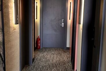 هتل Just Inn City