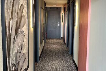هتل Just Inn City