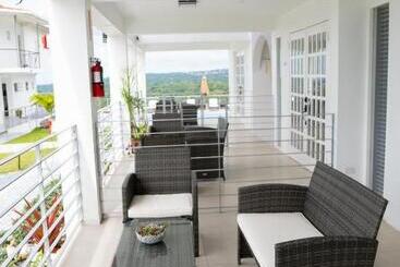 هتل Lavender Moon Villas