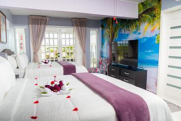 هتل Lavender Moon Villas