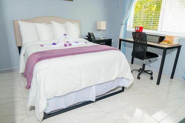 هتل Lavender Moon Villas