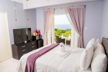 هتل Lavender Moon Villas