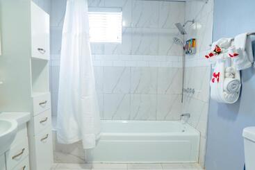 هتل Lavender Moon Villas