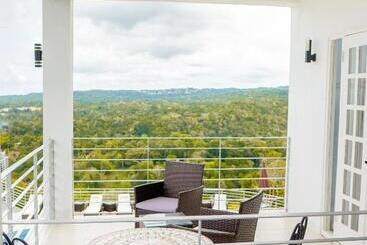 هتل Lavender Moon Villas
