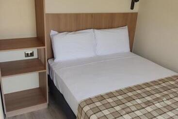 پانسیون Vistara Suites