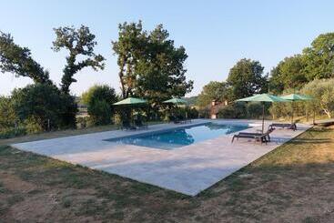 هتل Agriturismo Pozzo Dei Cocci