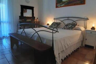هتل Agriturismo Pozzo Dei Cocci