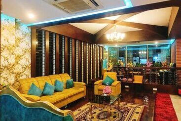 هتل Crystal Rose   Sylhet