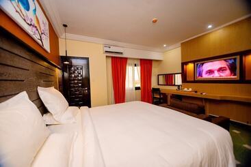 Marcsons Hotels And Resorts