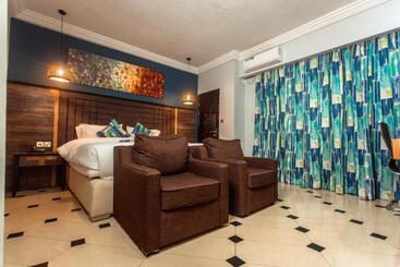 Marcsons Hotels And Resorts