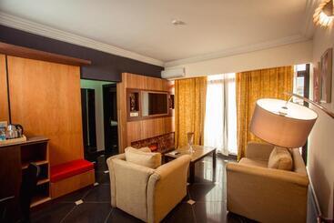 Marcsons Hotels And Resorts