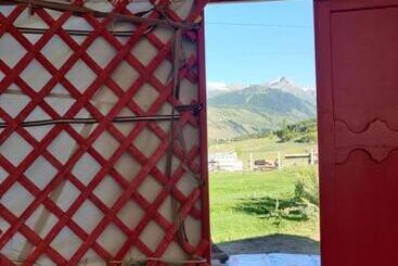 استراحتگاه Karakol Yurt Village